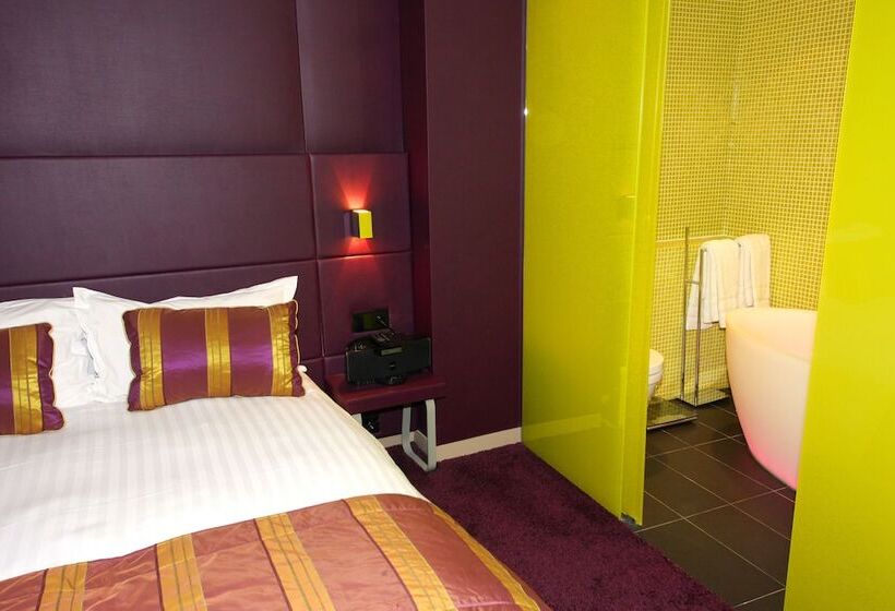 スタンダードルーム, De Notre Dame