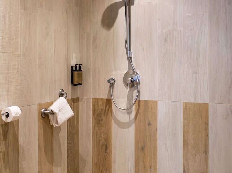 スタンダードシングルルーム, Gaston