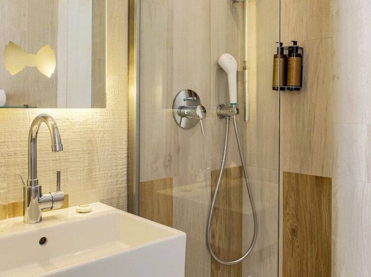 スタンダードシングルルーム, Gaston