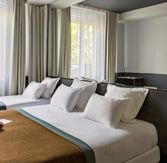 スタンダードトリプルルーム, Gaston