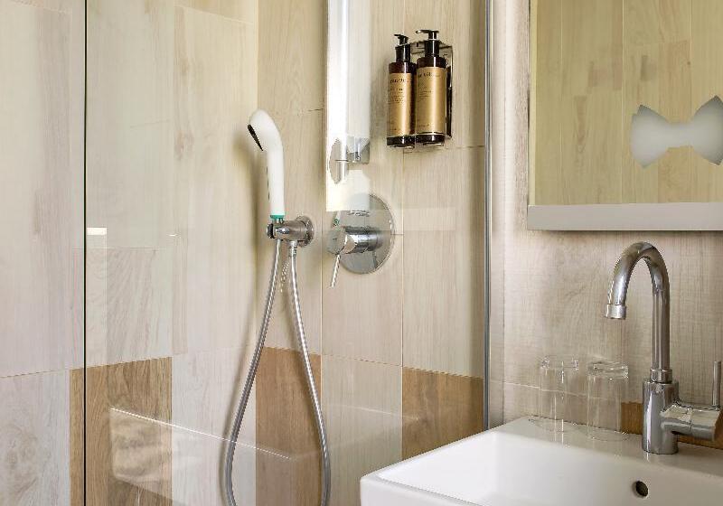 スタンダードシングルルーム, Gaston