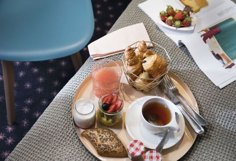 Номер Superior, Maxim Folies