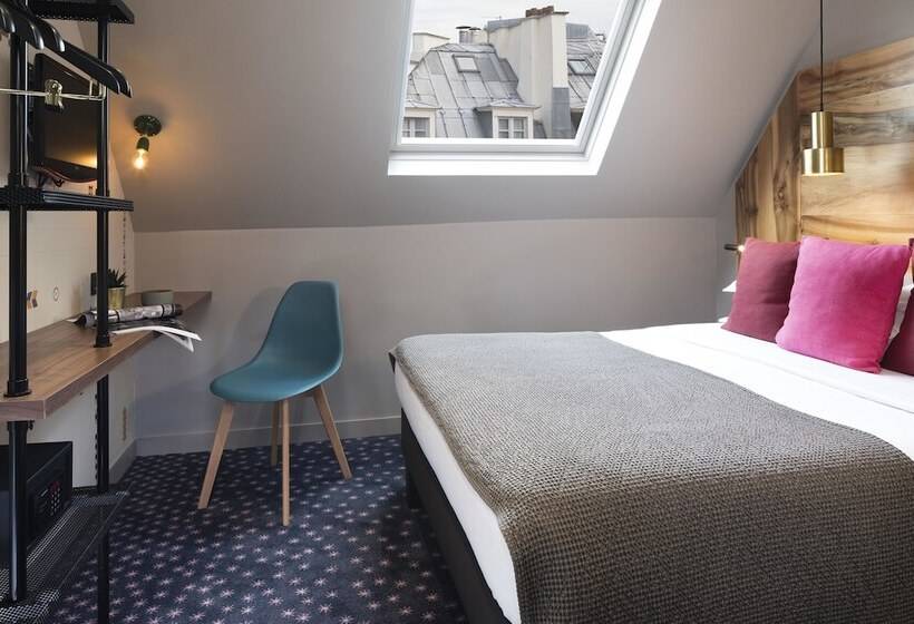 Номер Superior, Maxim Folies