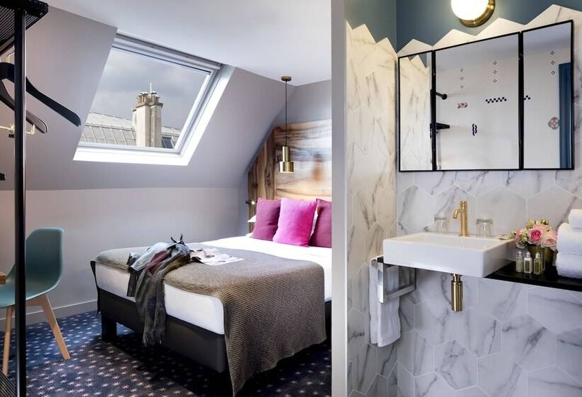 Номер Superior, Maxim Folies