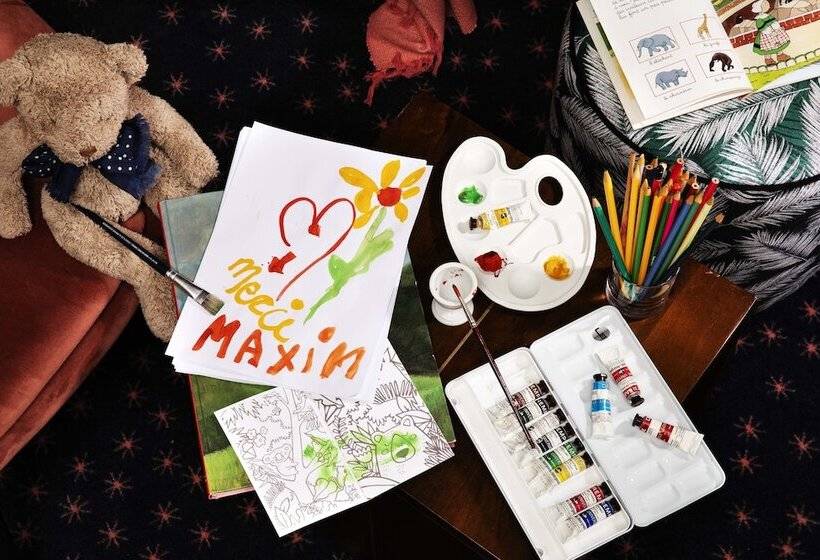 Полулюкс, Maxim Folies