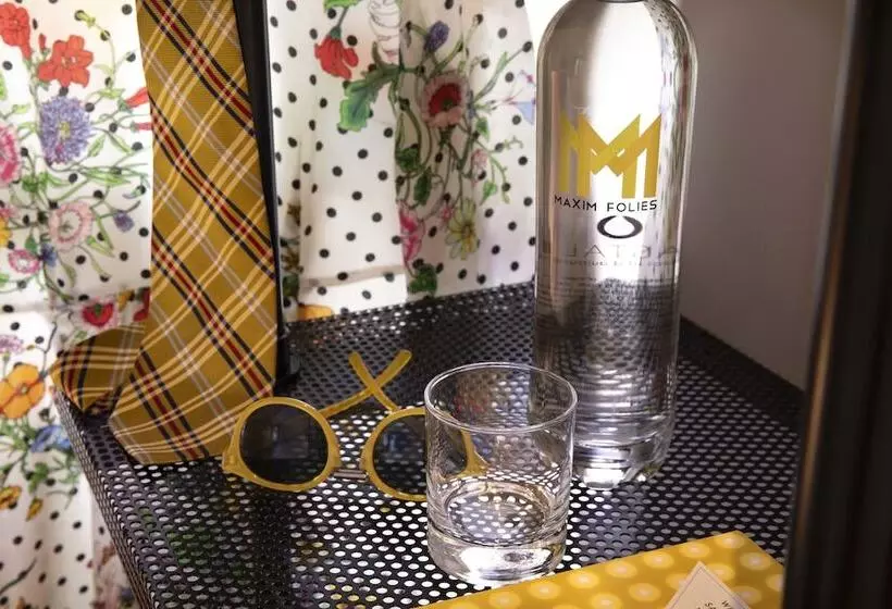 デラックスルーム, Maxim Folies
