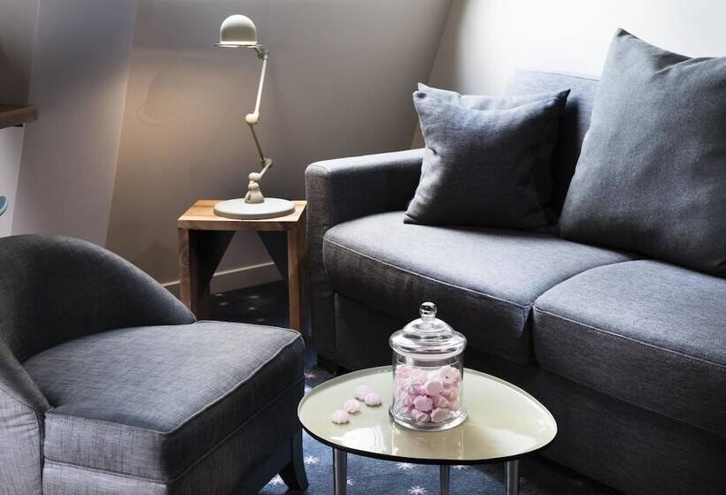 Полулюкс, Maxim Folies