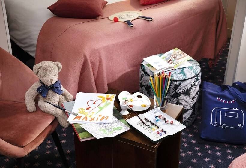 Полулюкс, Maxim Folies