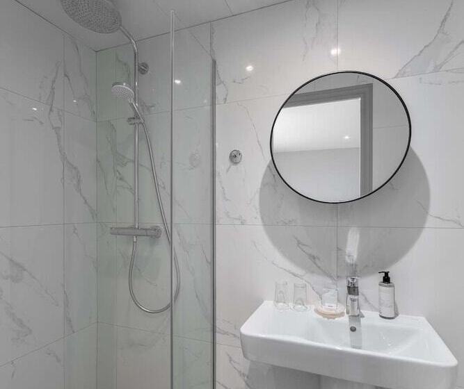 غرفة قياسية, Saint Christophe