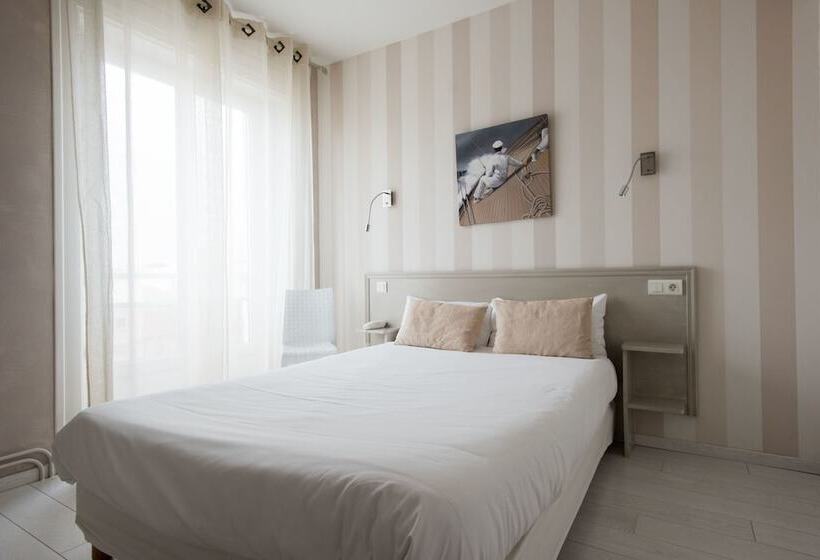 غرفة قياسية إطلالة جانبية علي البحر, Hôtel The Originals Miramar, Royan Pontaillac