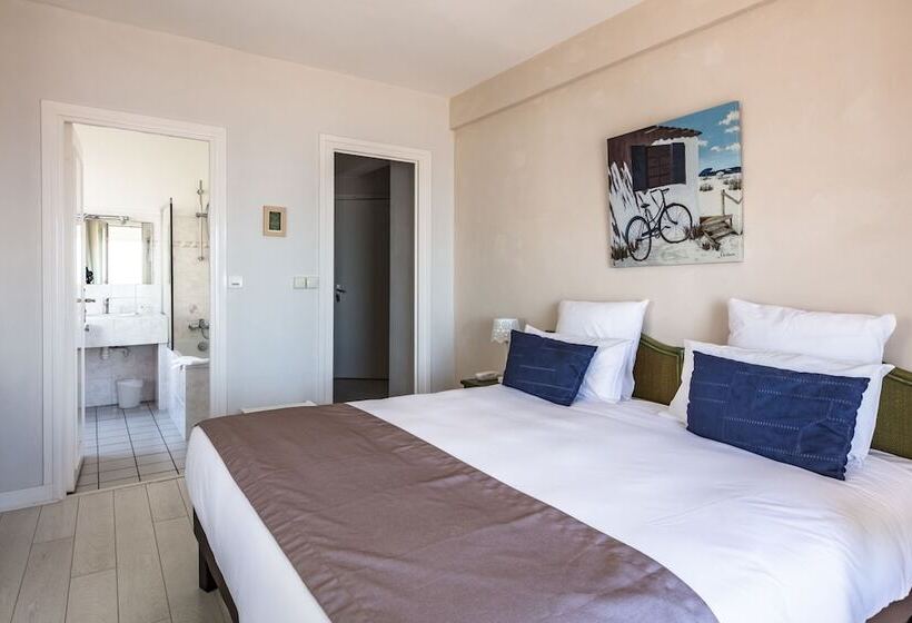 غرفة سوبيريور مطلّة علي البحر, Hôtel The Originals Miramar, Royan Pontaillac