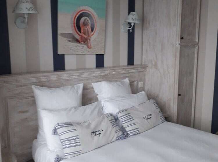 غرفة قياسية ثلاثية, Hôtel The Originals Miramar, Royan Pontaillac