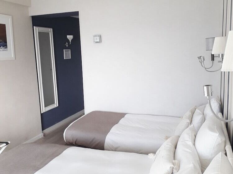 Triple Room Sea View, Hôtel The Originals Miramar, Royan Pontaillac