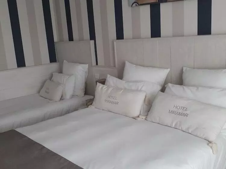 Triple Room Sea View, Hôtel The Originals Miramar, Royan Pontaillac
