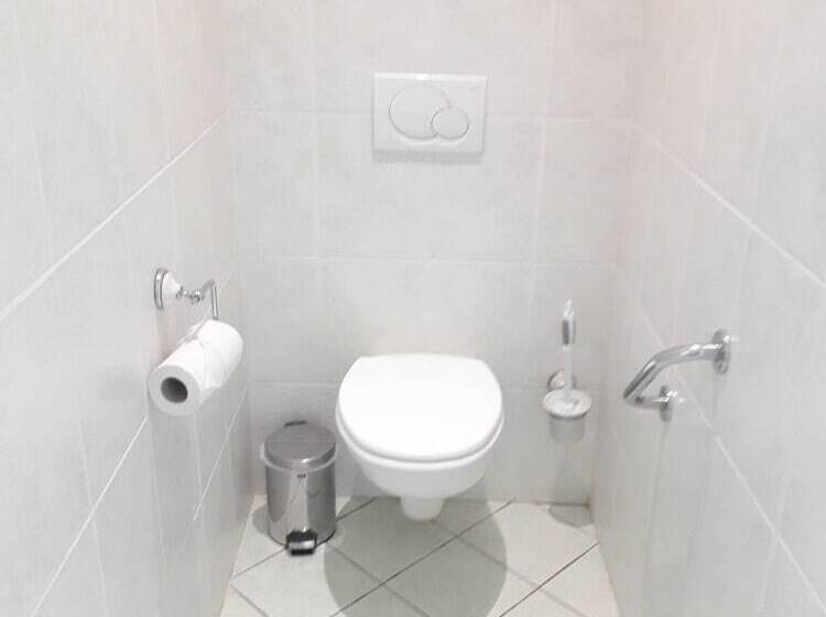 غرفة سوبيريور ثلاثية مطلّة علي البحر, Hôtel The Originals Miramar, Royan Pontaillac