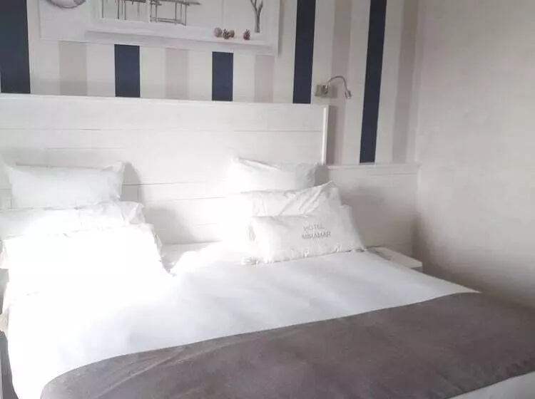 オーシャンビューのスーペリアトリプルルーム, Hôtel The Originals Miramar, Royan Pontaillac