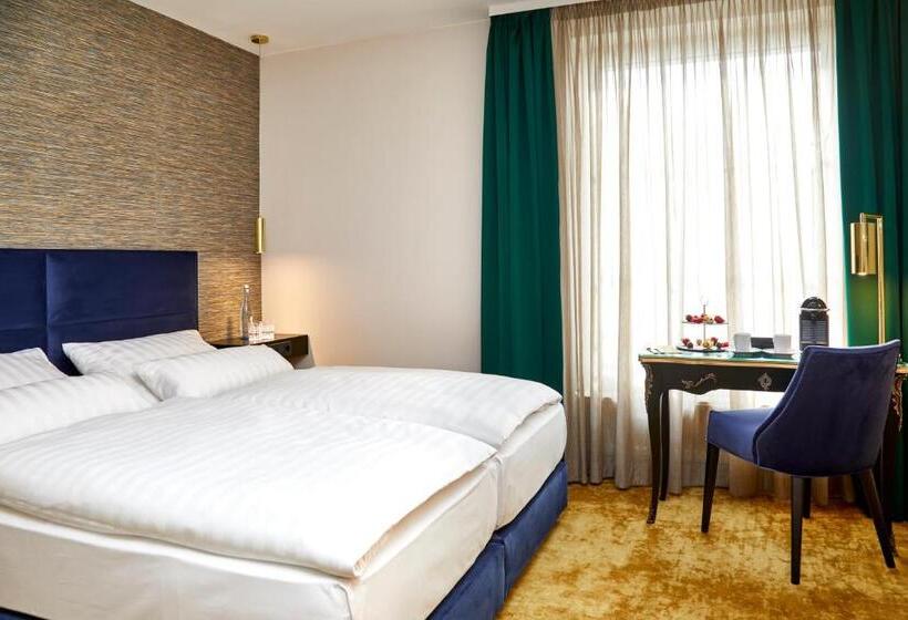 חדר קלאסי, Das Carls