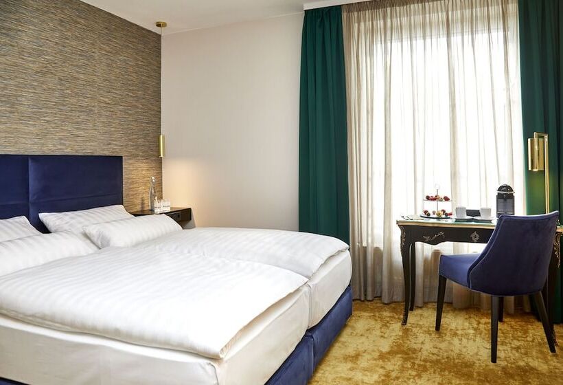 חדר קומפורט, Das Carls