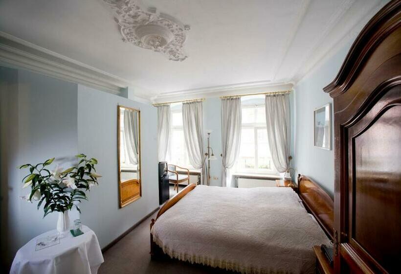 标准间, Goldener Hecht