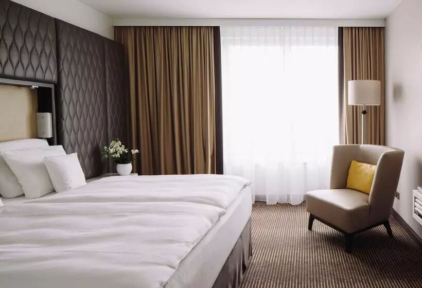 Suíte Júnior, Pullman Berlin Schweizerhof