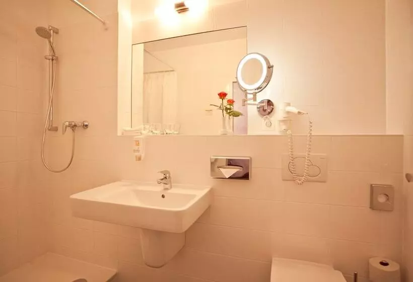 اتاق استاندارد یک نفره, Safestay Berlin Kurfurstendamm