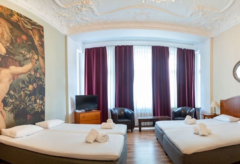 اتاق استاندارد چهار تخته, Safestay Berlin Kurfurstendamm