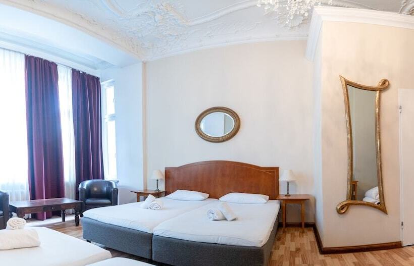 اتاق استاندارد چهار تخته, Safestay Berlin Kurfurstendamm
