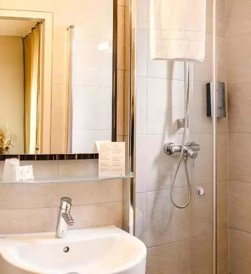 Standard Yhden Hengen Huone, Arkade Hotel Am Theater