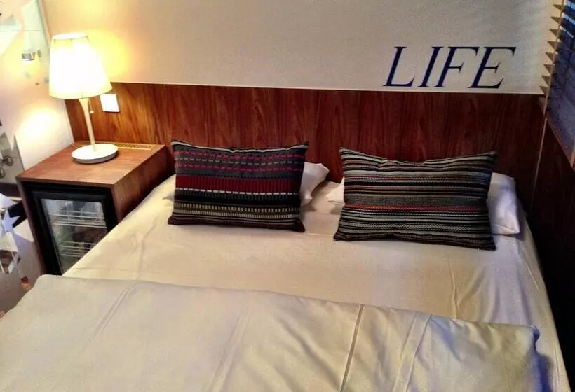 اتاق اکونومی, Europa Life