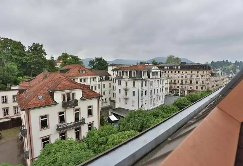 سوئیت با بالکن, Quellenhof