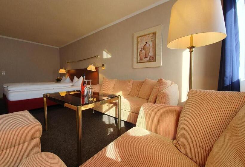 디럭스 룸 킹사이즈 침대, Quellenhof