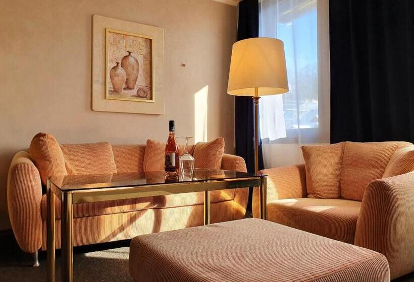 디럭스 룸 킹사이즈 침대, Quellenhof