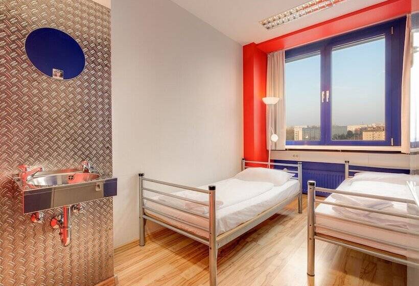 اتاق استاندارد با سرویس بهداشتی مشترک, Generator Berlin Prenzlauer Berg