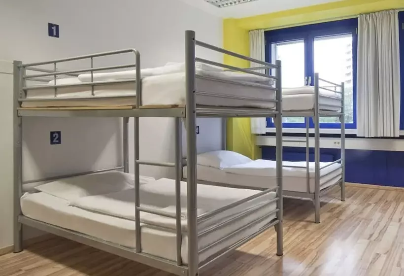 تختخواب در اتاق مشترک, Generator Berlin Prenzlauer Berg