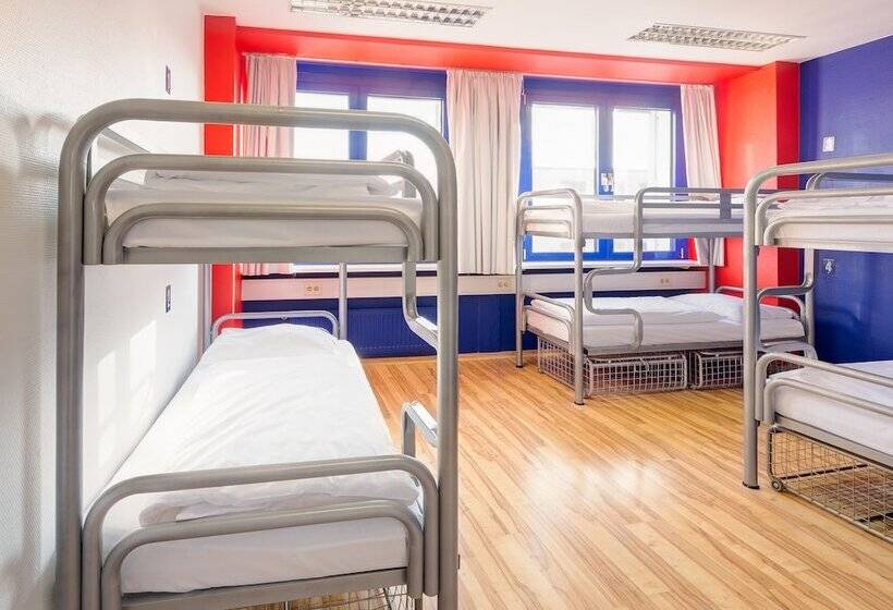 تختخواب در اتاق مشترک, Generator Berlin Prenzlauer Berg