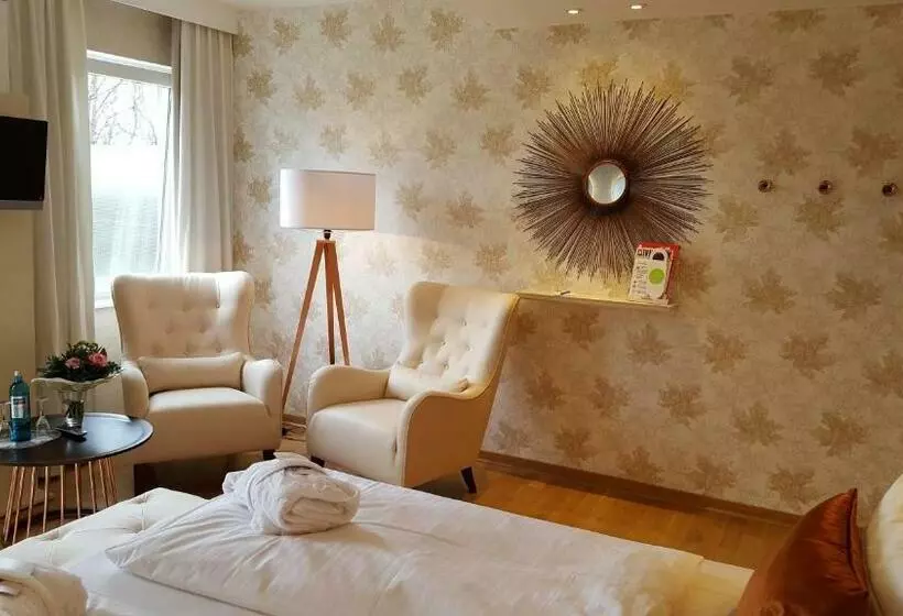 コンフォートルーム, Berghotel Hoher Knochen