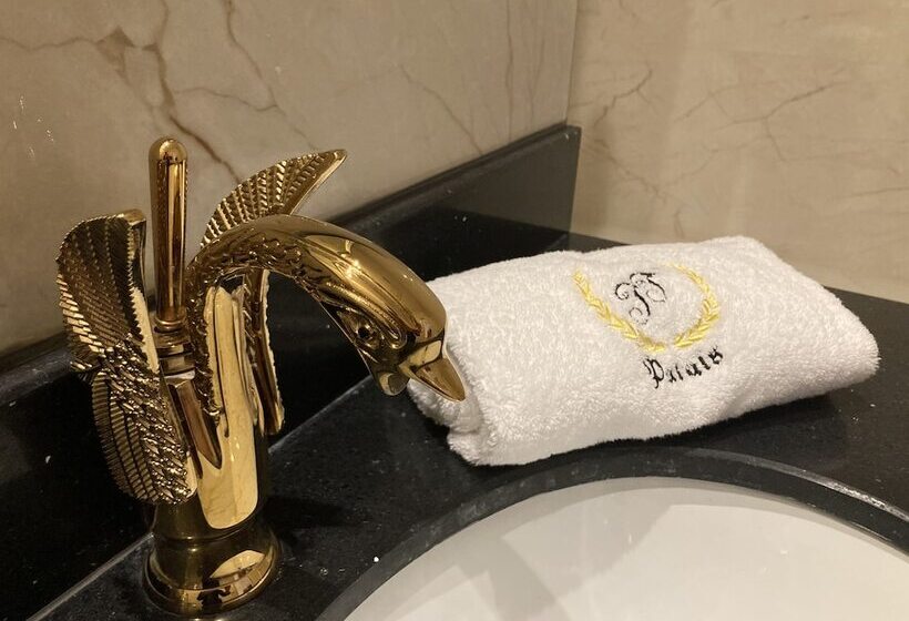 Номер Superior, Friedrich Franz Palais