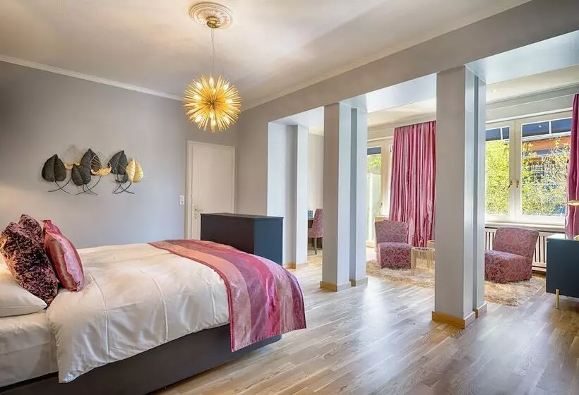 سوئیت جونیور کلاسیک, Parkhotel Adler