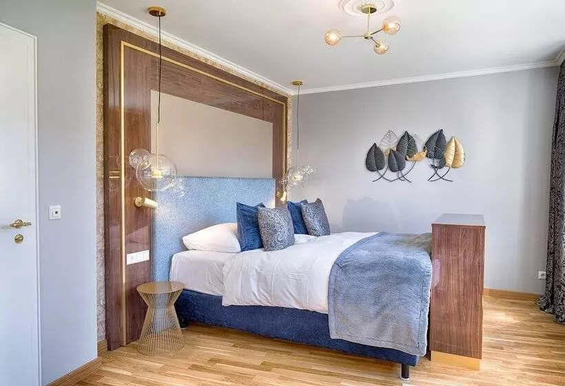 سوئیت جونیور کلاسیک, Parkhotel Adler
