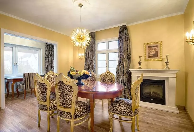 سوئیت پرزیدنت, Parkhotel Adler