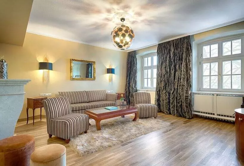 سوییت جونیور لوکس, Parkhotel Adler