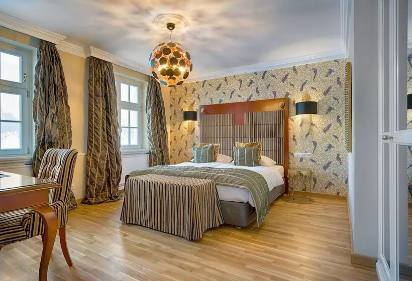 سوییت جونیور لوکس, Parkhotel Adler