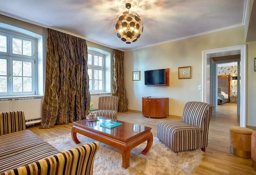 سوییت جونیور لوکس, Parkhotel Adler
