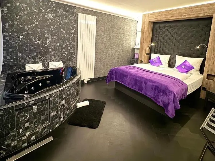 سوئیت با وان آب گرم, Plaza Inn Stays Design Dortmund