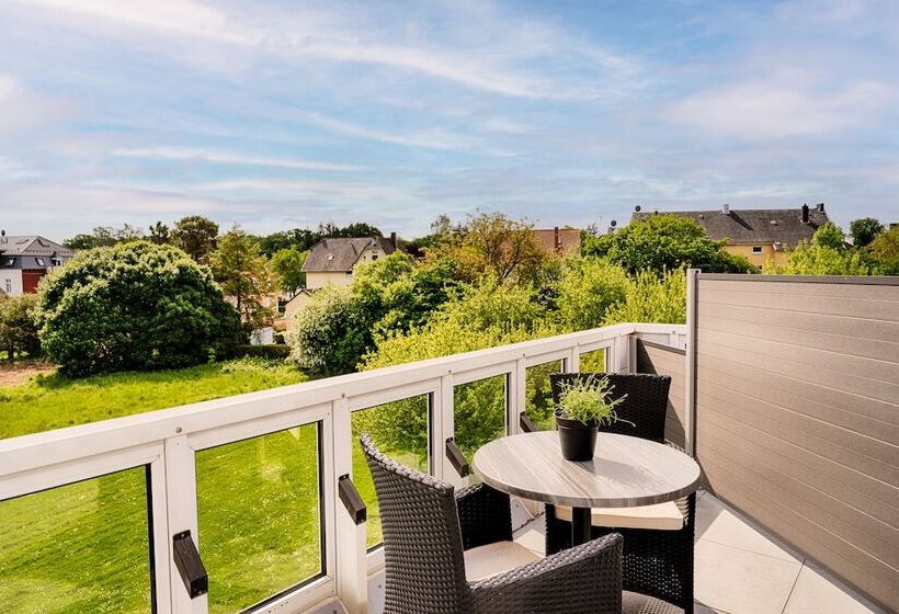 Полулюкс Одноместный с Террасой, Welcome Hotel Bad Arolsen