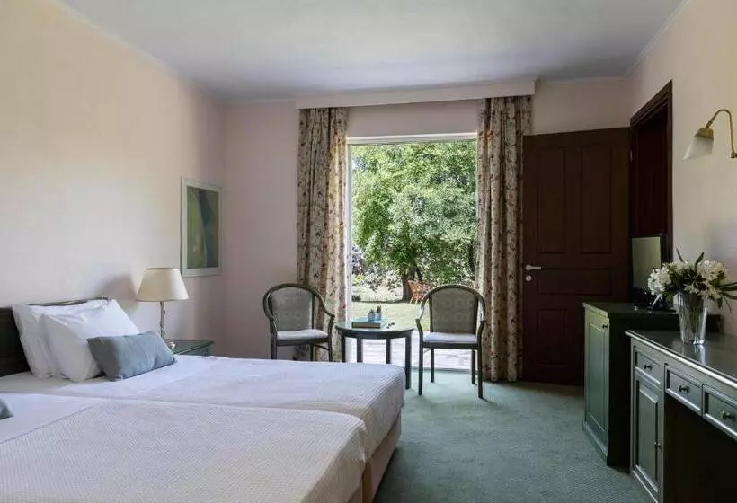 Yhden jaetun makuuhuoneen huoneisto, Amalia Hotel Kalambaka