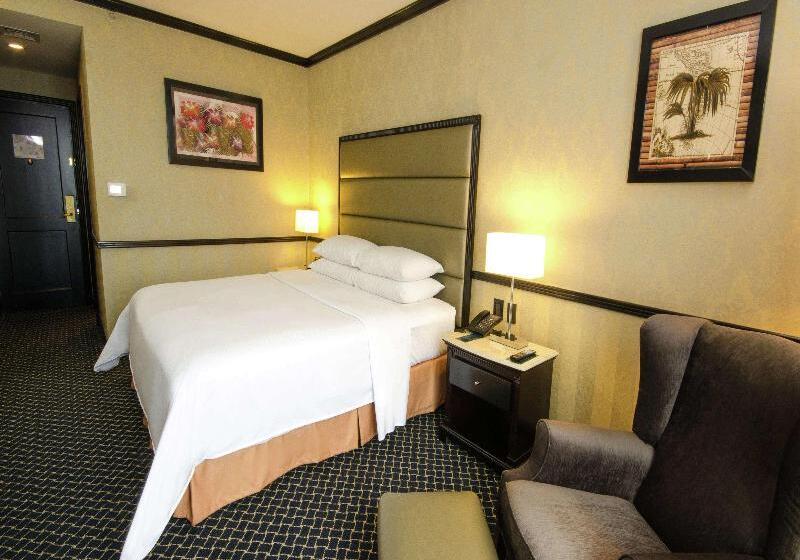 キングサイズベッドのスタンダードルーム, Hilton Princess San Pedro Sula