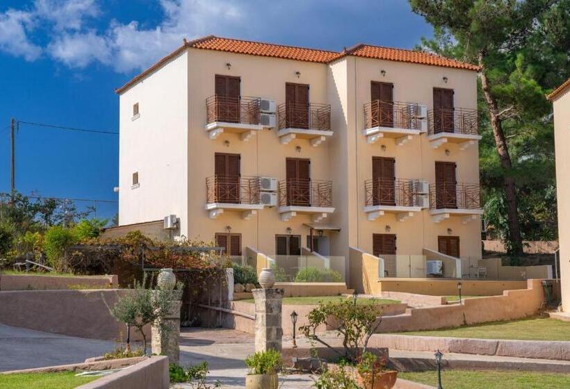 スーペリアールーム, Karavados Beach