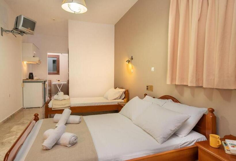 スタンダードスタジオ, Karavados Beach