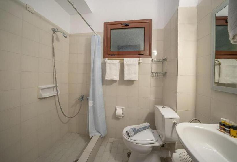 スタンダードスタジオ, Karavados Beach